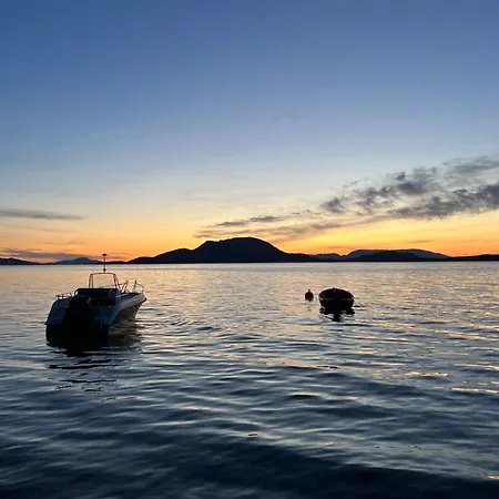 Prázdninový dům Fjord House With A Private Bay, Boats And Sauna! Etnesjoen